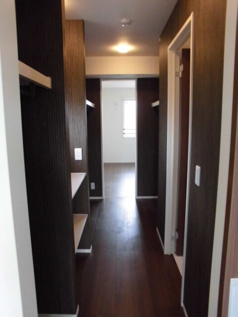 収納　ウォークスルークローゼット