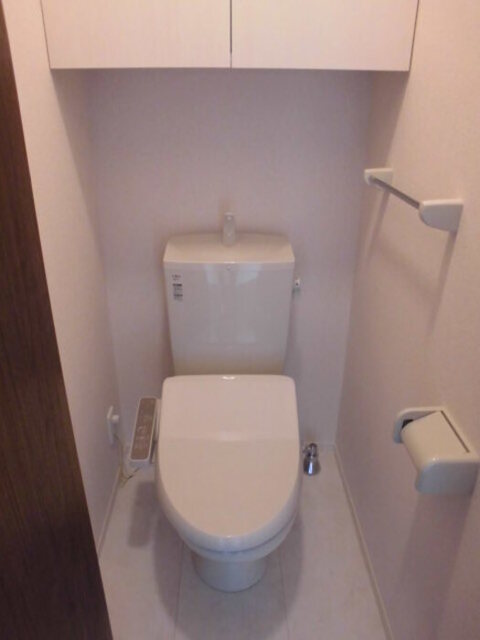 トイレ　温水洗浄暖房便座