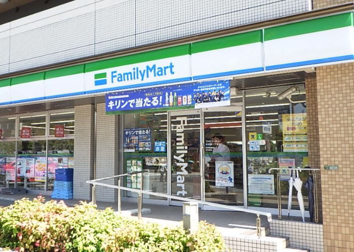 コンビニ　ファミリーマート 本庄西二丁目店（コンビニ）まで100m