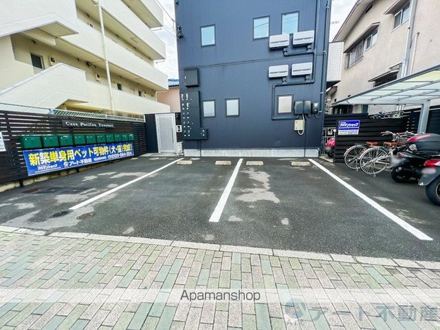 駐車場　駐車場