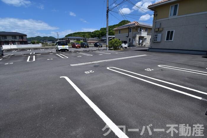 駐車場　駐車場