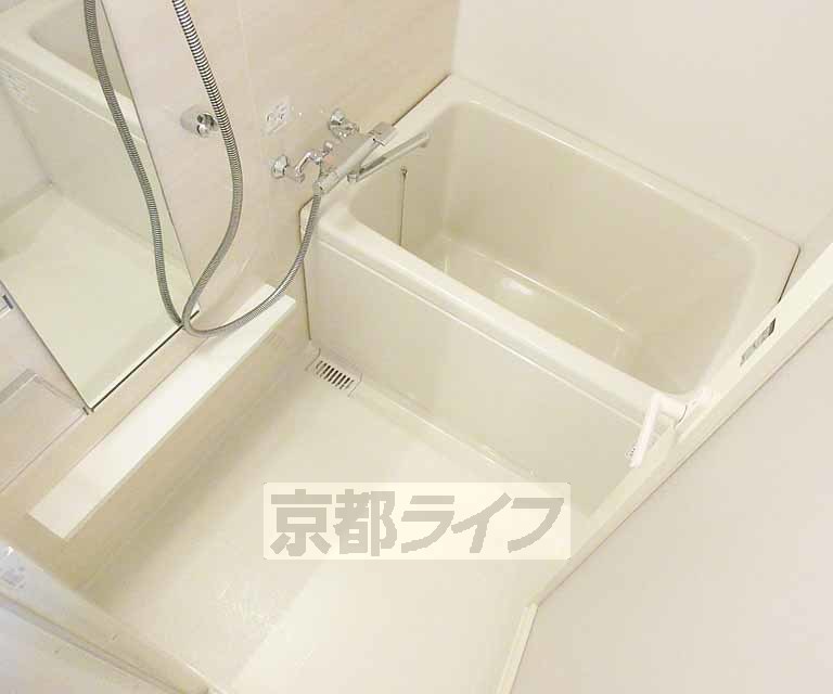 バス・シャワールーム　大き目のお風呂