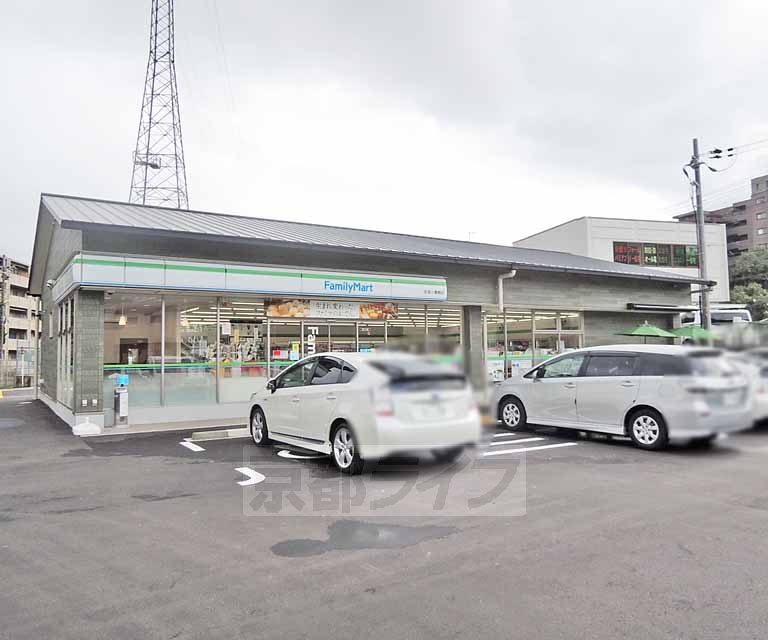 コンビニ　ファミリーマート 伏見小栗栖店（コンビニ）まで112m