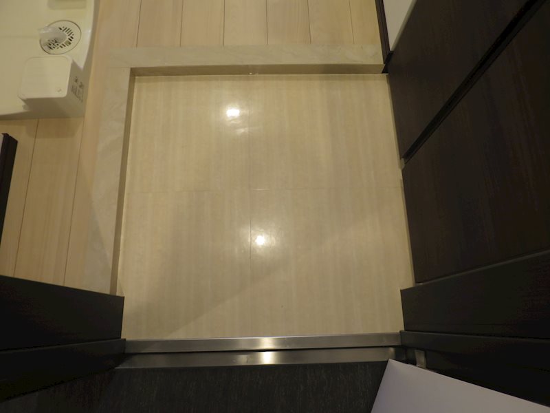 玄関　※参考写真