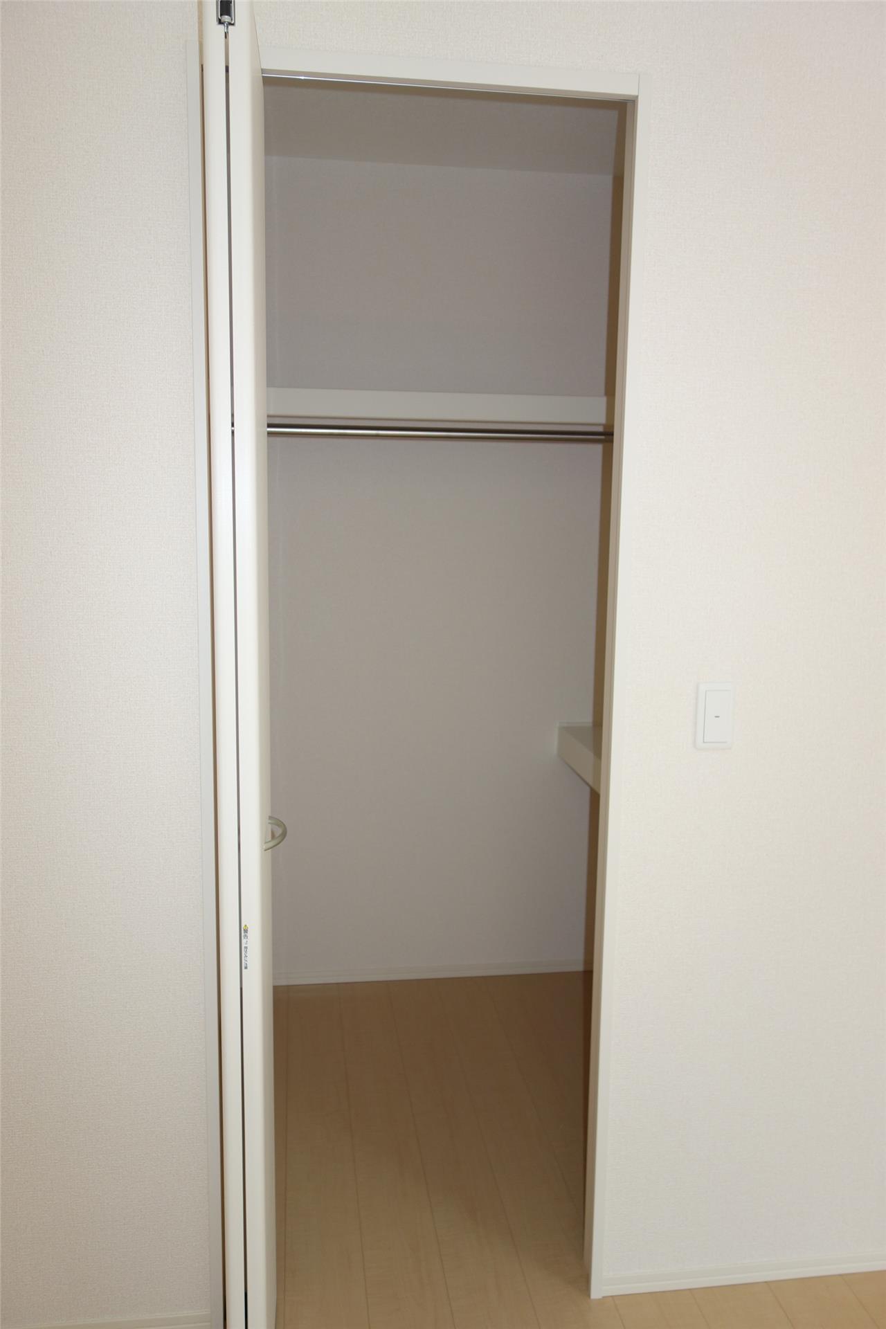 収納　お洋服をたくさん収納できるウォークインクローゼット♪