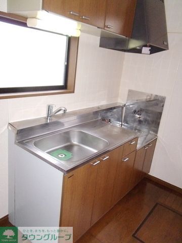 キッチン　窓付きキッチンです