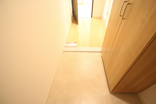 玄関　※他部屋の画像です