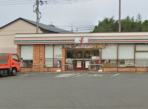 コンビニ　セブンイレブン飯塚伊岐須店（コンビニ）まで447m
