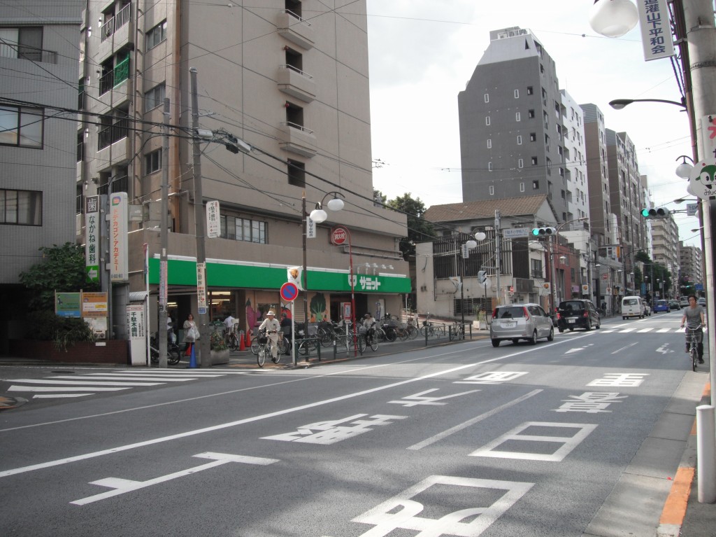 スーパー　サミット千駄木店（スーパー）まで574m