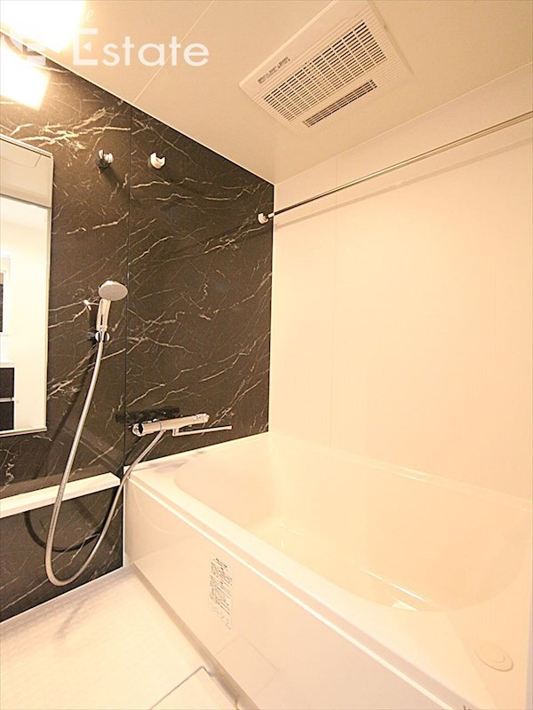 バス・シャワールーム　バスルーム