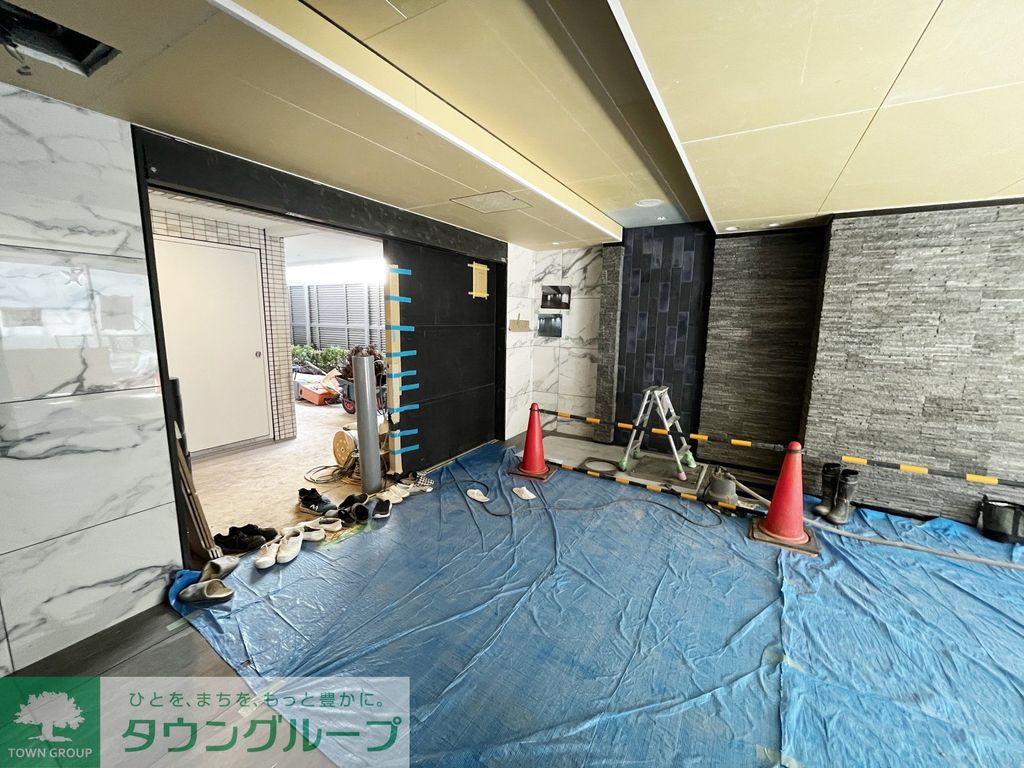 エントランス　駐車場