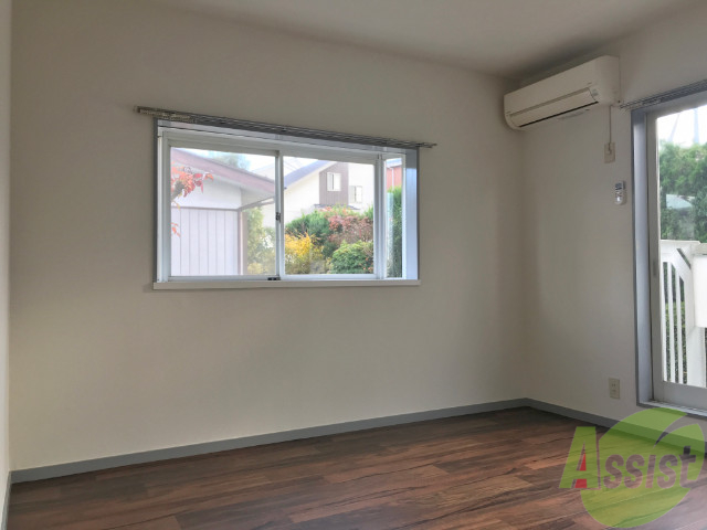 居室・リビング　メインのリビングです。下がフローリングになっています。