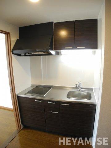 キッチン　※反転間取りの別のお部屋の写真です※