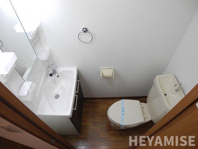 トイレ　※反転間取りの別のお部屋の写真です※