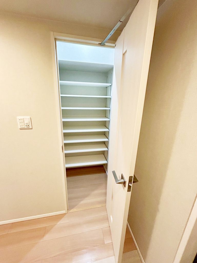 収納　シューズインクローゼット