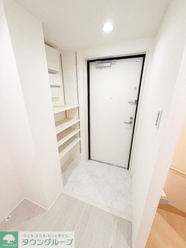 玄関　お部屋探しは株式会社　タウンハウジング　までお気軽にお問合…