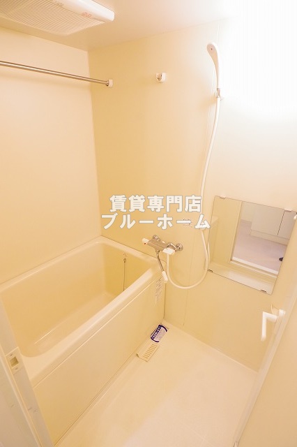 バス・シャワールーム　追い焚き・浴室乾燥付きバス！