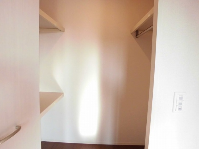 収納　ウォークインクローゼット