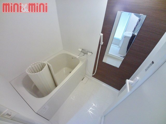 バス・シャワールーム　清潔感のあるバスルーム