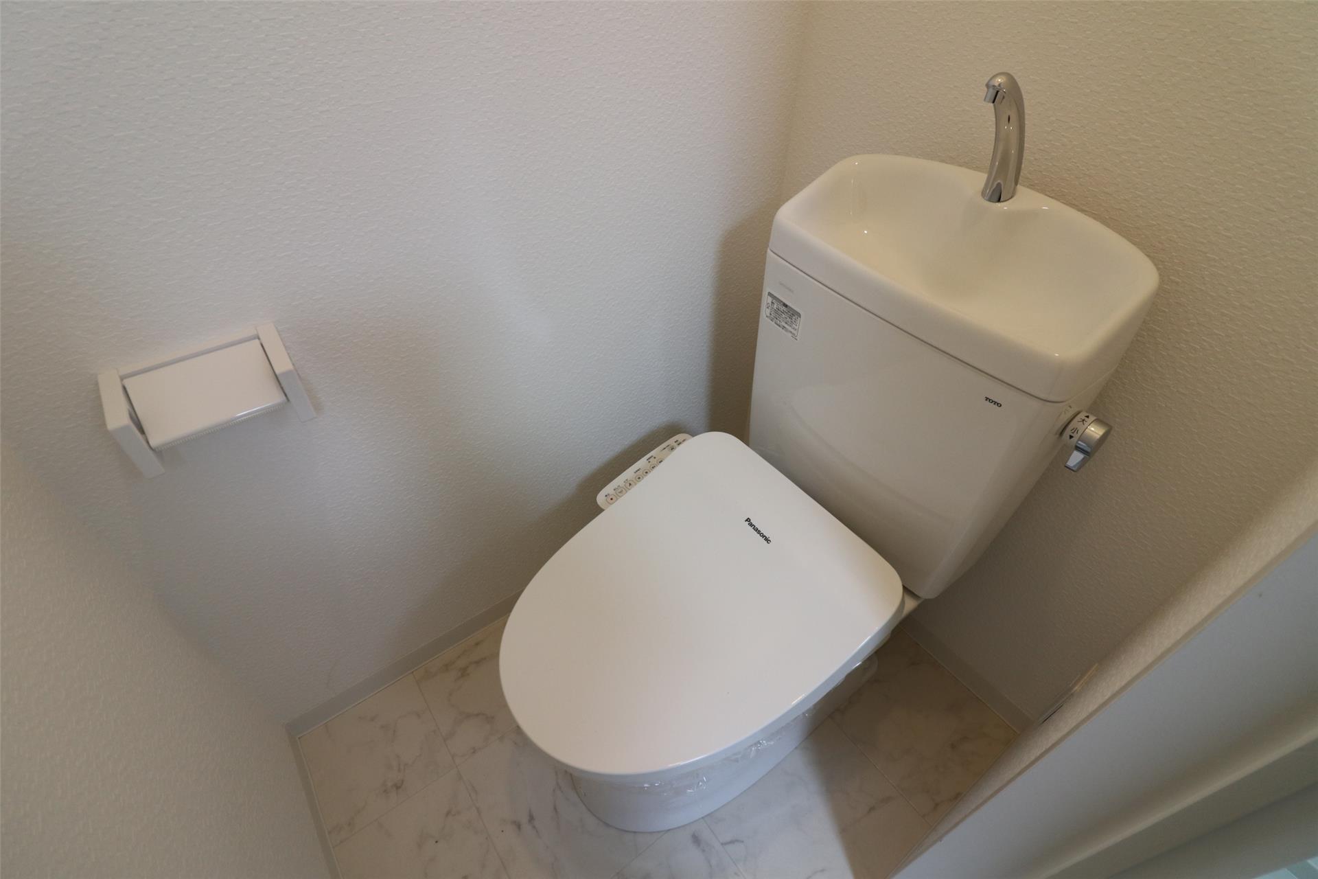 トイレ　洗浄暖房便座