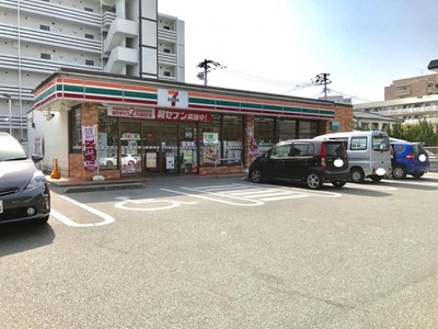 コンビニ　セブンイレブン 博多板付7丁目店（コンビニ）まで385m