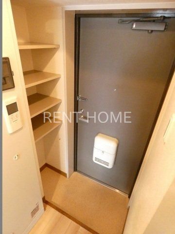 玄関　玄関・シューズボックス付き