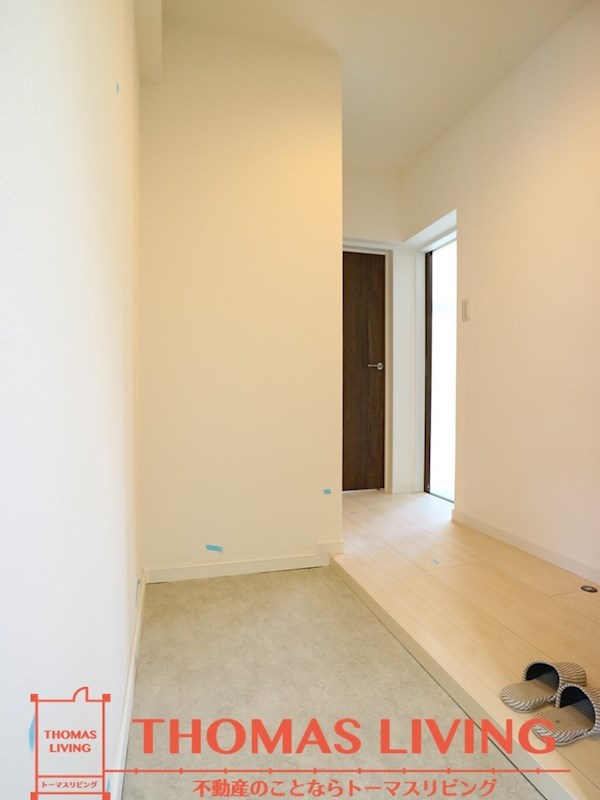 玄関　玄関にはシューズボックスが付きます。