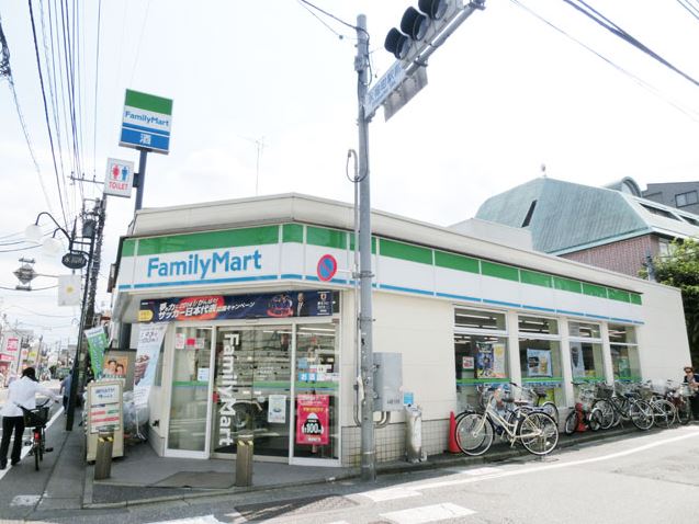 コンビニ　ファミリーマート杉並永福四丁目店（コンビニ）まで202m