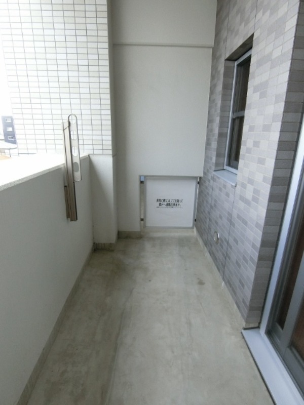 バルコニー　図面と現状に相違がある場合には現状を優先