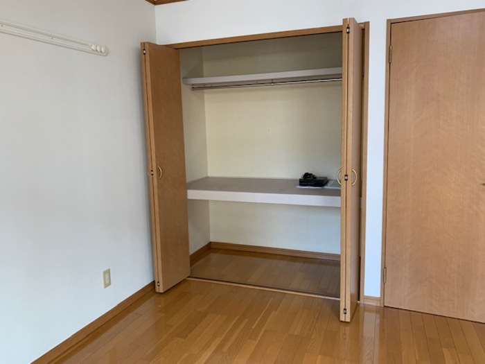 収納　洋室物入