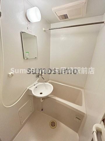 バス・シャワールーム　ゆったり過ごせるお風呂です