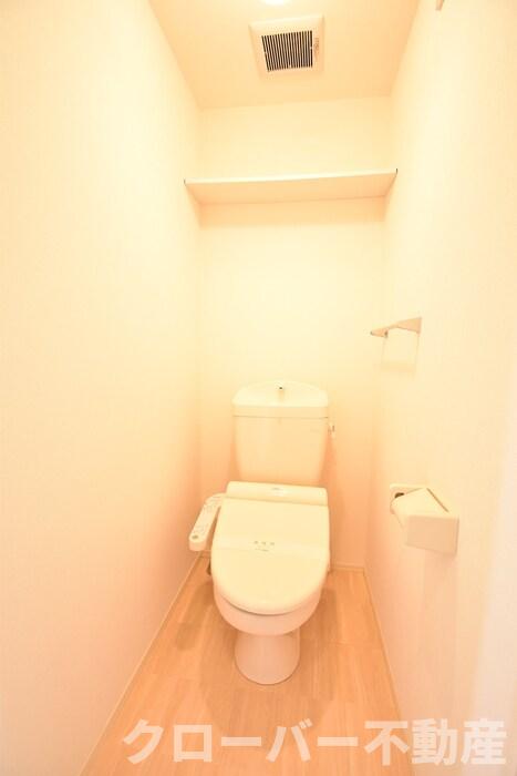 トイレ　温水洗浄暖房便座