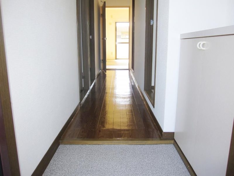 玄関　写真は別室