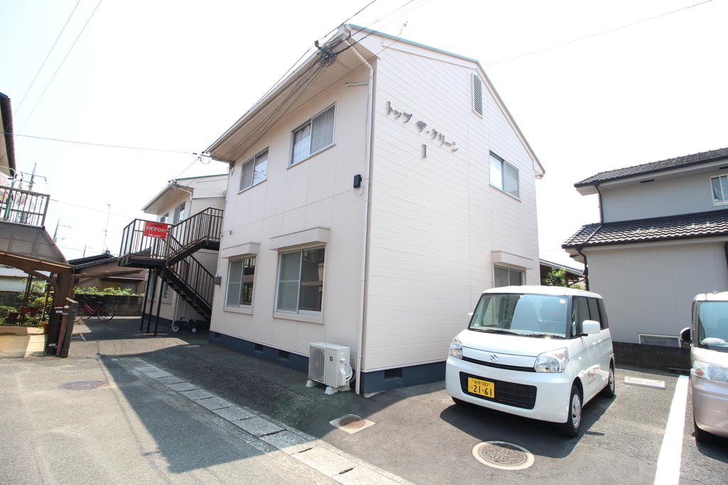 建物外観　商業施設近くの3DKです！