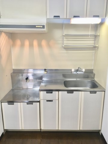 キッチン　コンパクトなキッチンで掃除もラクラク