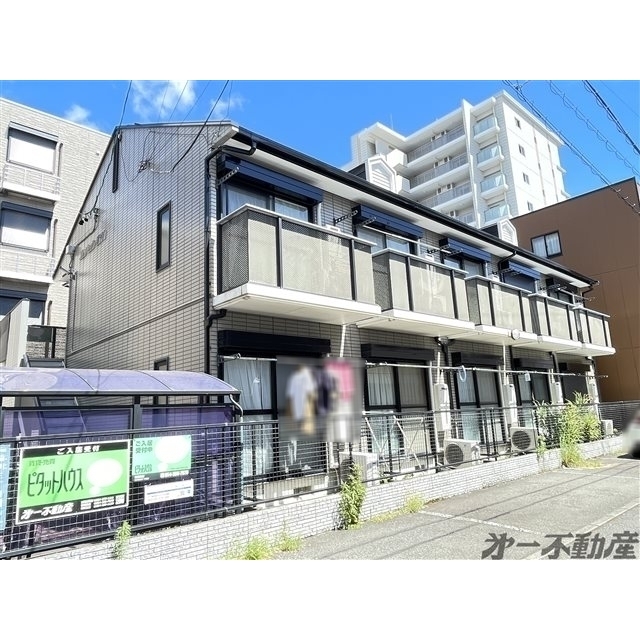 エントランス　建物外観