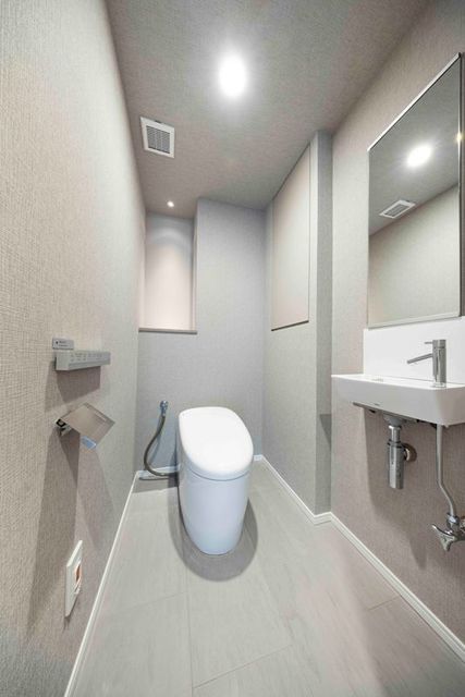 トイレ　※写真は同タイプ住戸です。