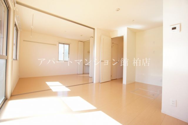 居室・リビング　※別号室参考写真です ※現況優先