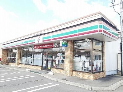 コンビニ　セブンイレブン（コンビニ）まで440m