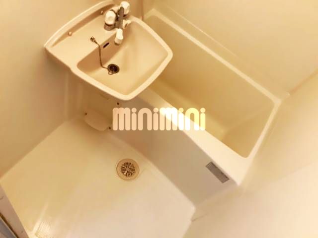 バス・シャワールーム　別号室の参考写真