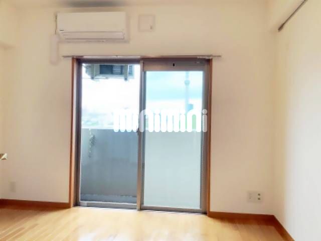 居室・リビング　別号室の参考写真