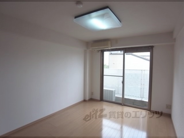 居室・リビング　居室