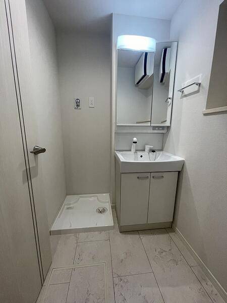 居室・リビング　室内洗濯機置き場有り