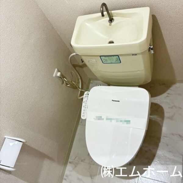 トイレ　温水洗浄便座付トイレ