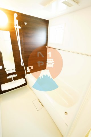 バス・シャワールーム　落ち着いた空間のお風呂です