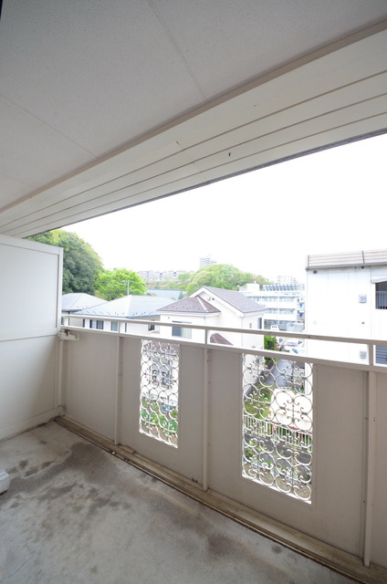 バルコニー　★窓から見える風景は…★