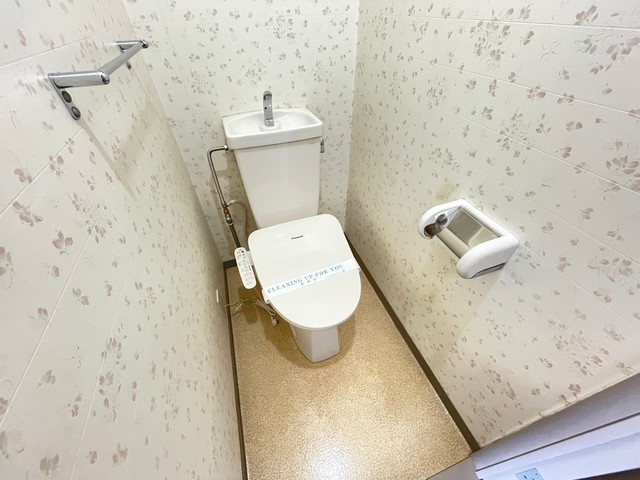 トイレ　別号室の写真です