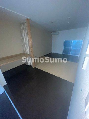 その他部屋・スペース　開放的な寝室です