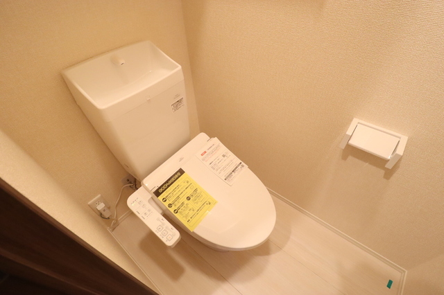 トイレ　温水洗浄暖房便座