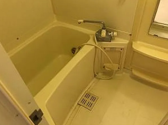 バス・シャワールーム　写真は同タイプ住居です。